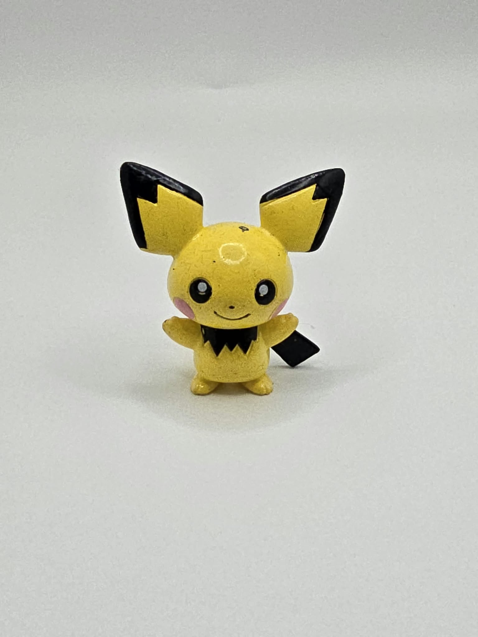 Authentic 2009 TOMY / Nintendo Pokémon Pichu 1.5-Inch Mini Figure (#172)