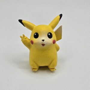 Vintage 1999 Nintendo / TOMY Pokémon Pikachu 2-Inch Mini Figure (Peace Sign Stance - Great Condition)