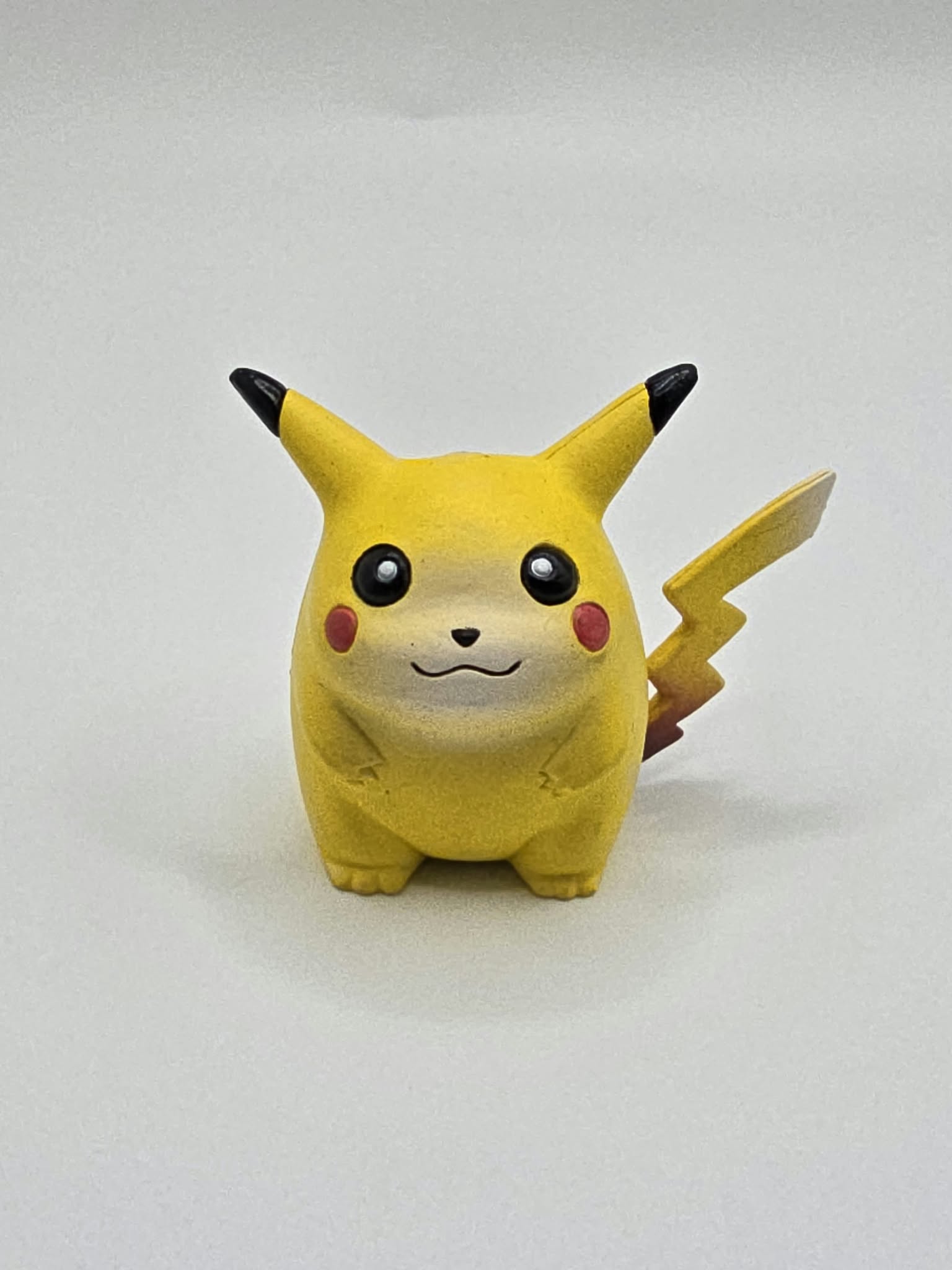 Vintage 1999 TOMY / Nintendo Pokémon Pikachu 1.5-Inch Pencil Topper Mini Figure