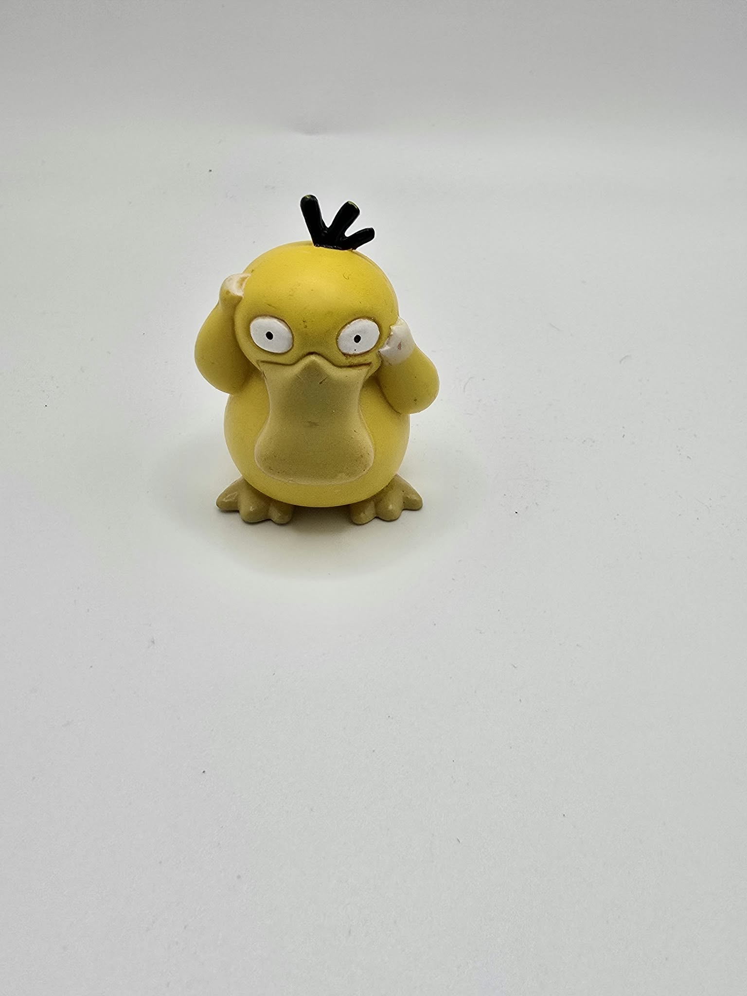 Vintage TOMY Pokémon Psyduck 1.5-Inch Mini Figure