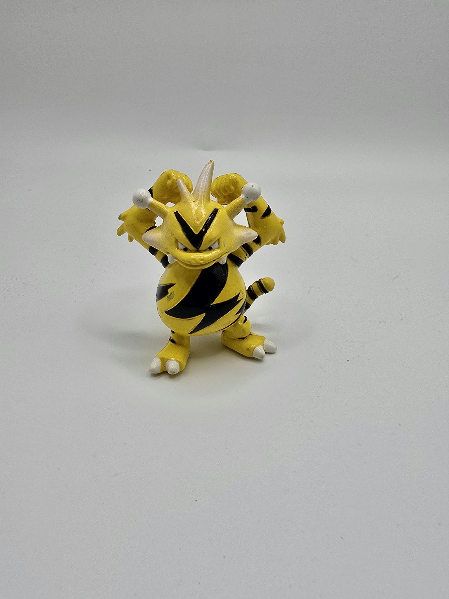 Vintage TOMY Pokémon Electabuzz 1.5-Inch Mini Figure