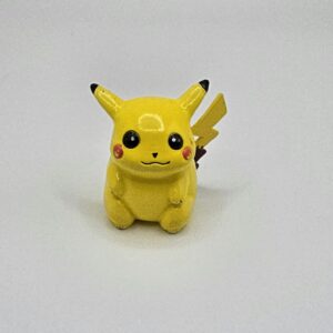 Vintage 1999 Nintendo Pokémon Pikachu 1.5-Inch Mini Figure / Pencil Topper